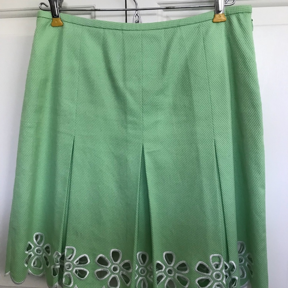 Women’s skirt.